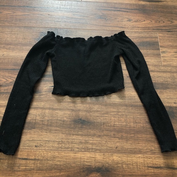 Black off the shoulder long sleeve crop top - Picture 1 of 3